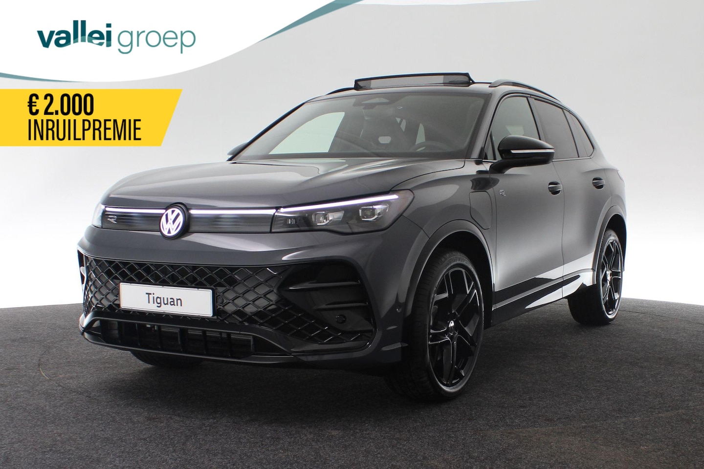 Volkswagen Tiguan - R-Line Edition 1.5 eHybrid 204 pk Black Style | Trekhaak - AutoWereld.nl