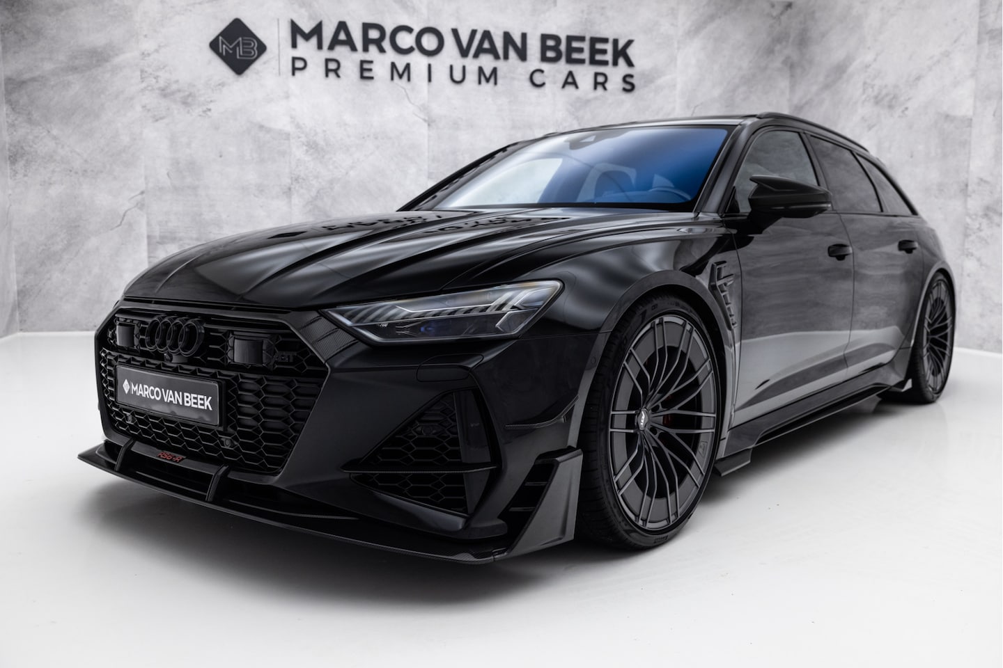 Audi RS6 - 4.0 V8 RS6-R ABT 1/125 740 PK Quattro | Pano | Keramisch | DRC | Softclose - AutoWereld.nl