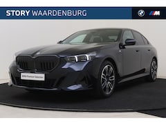 BMW 5-serie - 550e xDrive M Sport Automaat / Panoramadak / Trekhaak / Adaptief onderstel / Stoelventilat