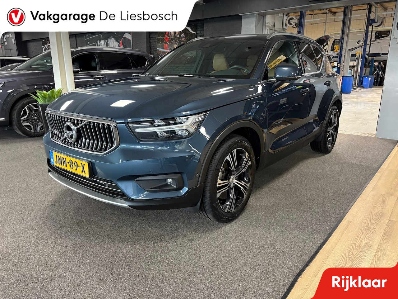 Volvo XC40 - 1.5 T4 Recharge Inscription / panoramadak /360 camera / leder / Harman-Kardon / trekhaak - AutoWereld.nl