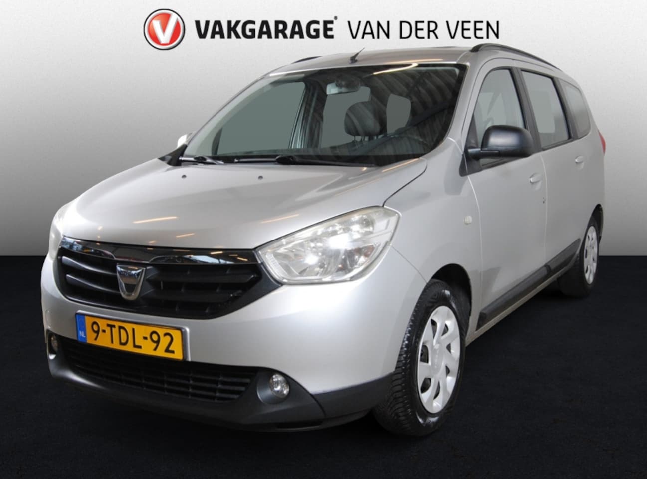 Dacia Lodgy - 1.2 TCe Lauréate 5p.|| Cruise Control || Navigatie || Bluetooth - AutoWereld.nl