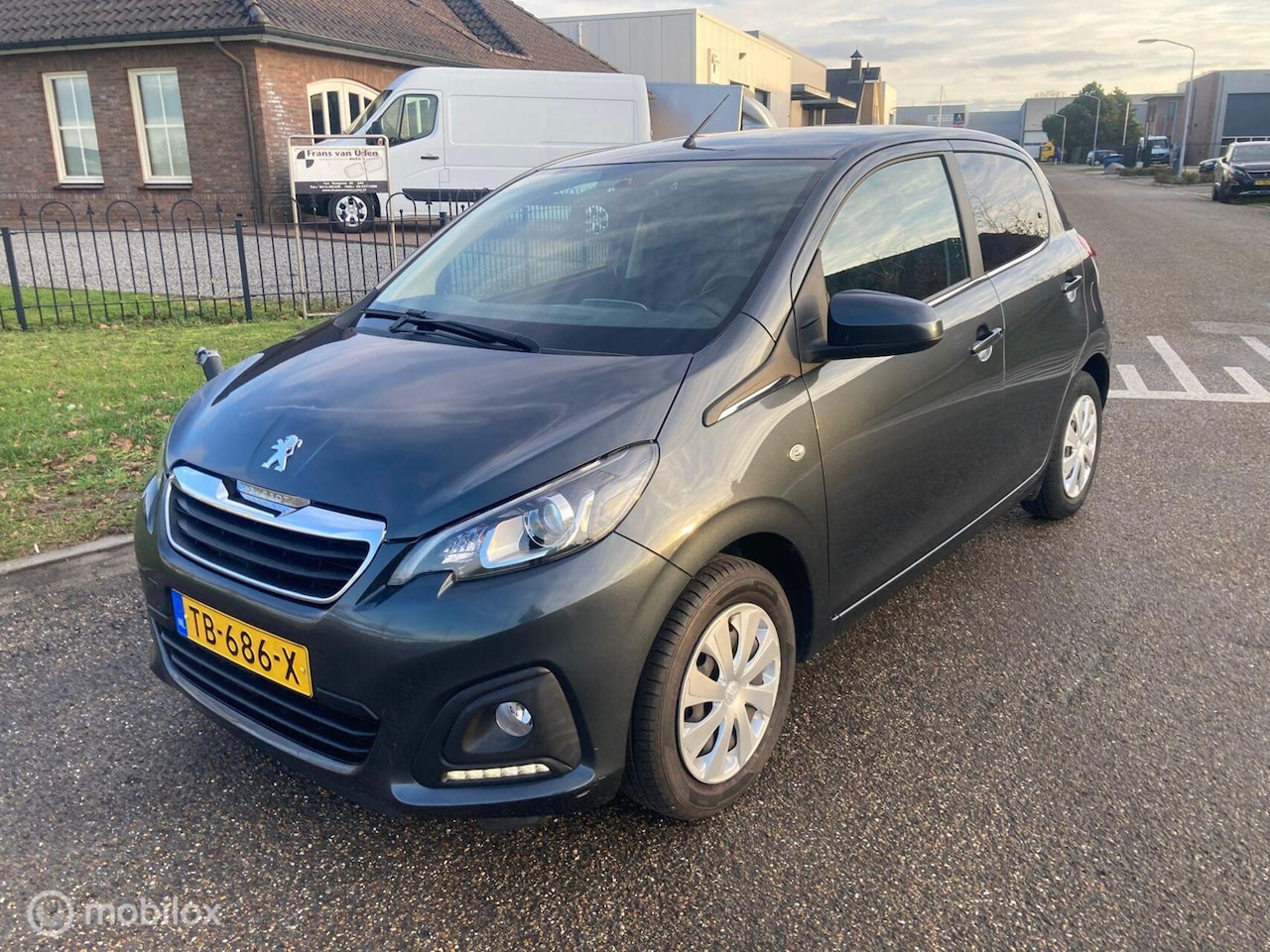 Peugeot 108 - 1.0 e-VTi 5 deurs automaat airco - AutoWereld.nl