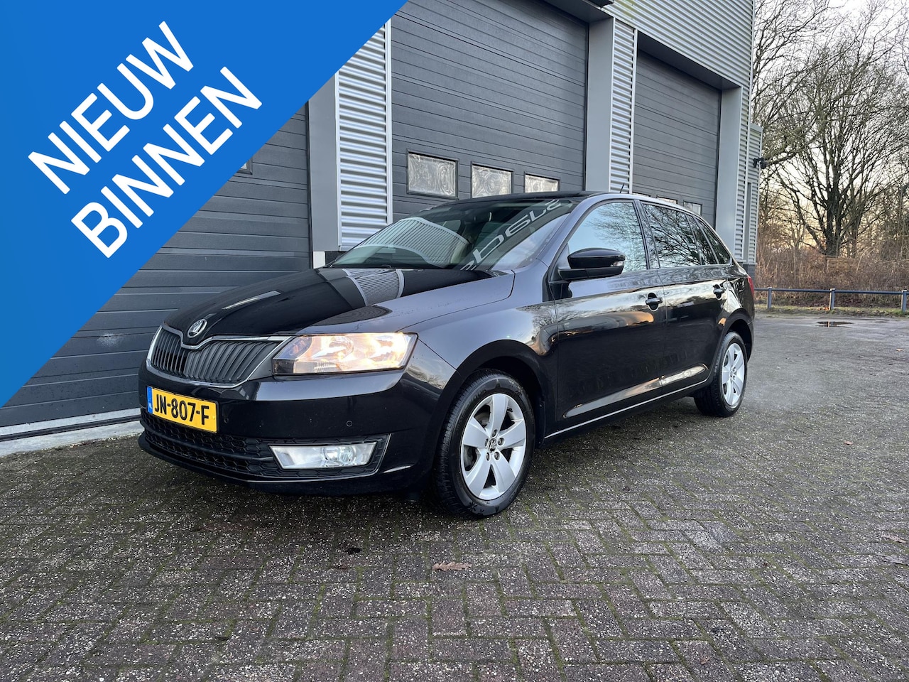 Skoda Rapid Spaceback - 1.2 TSI JOY Plus | NAVI | CLIMA | STOELVERW | CRUISE | PDC VOOR + ACHTER | LM VELGEN - AutoWereld.nl