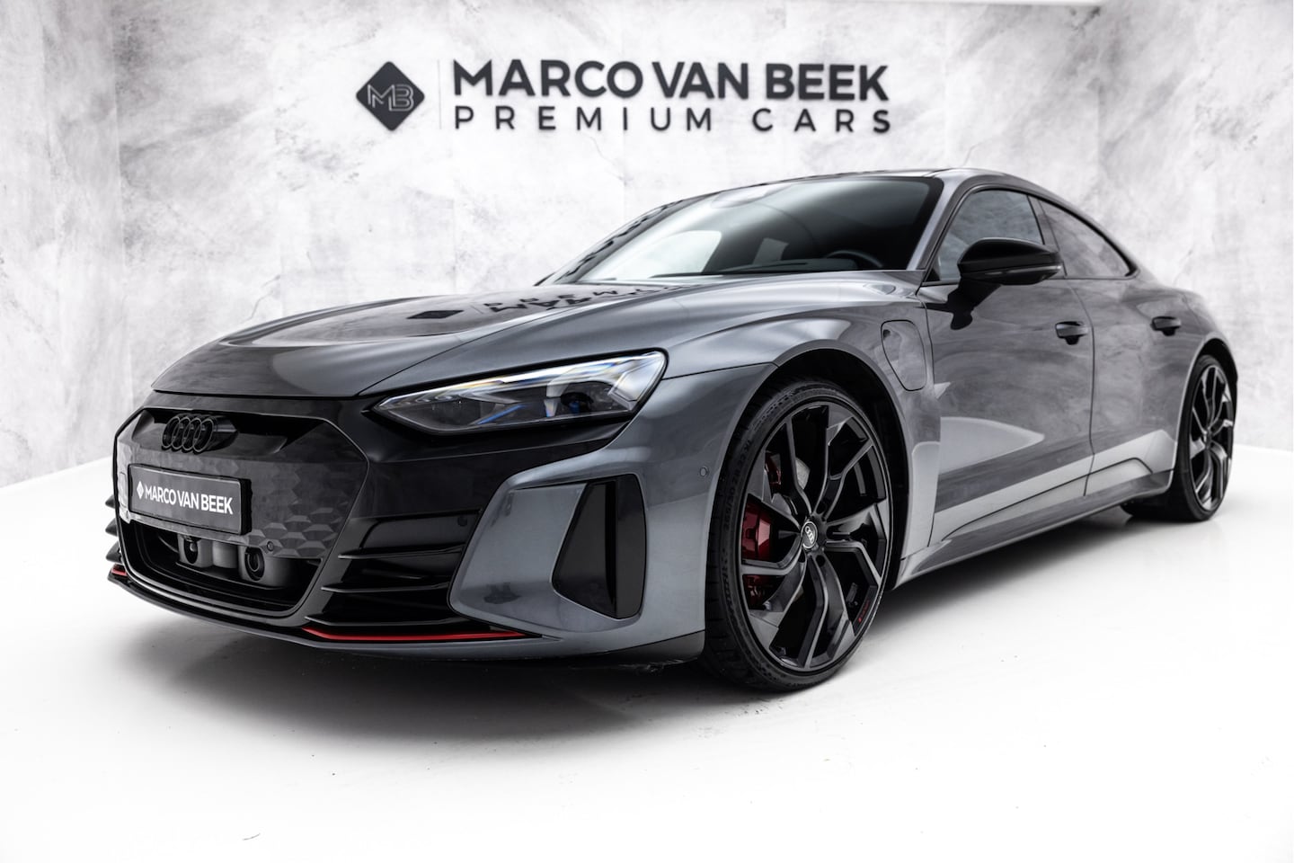 Audi e-tron GT - 93 kWh | Pano | B&O | 22" | ACC | Laser LED - AutoWereld.nl