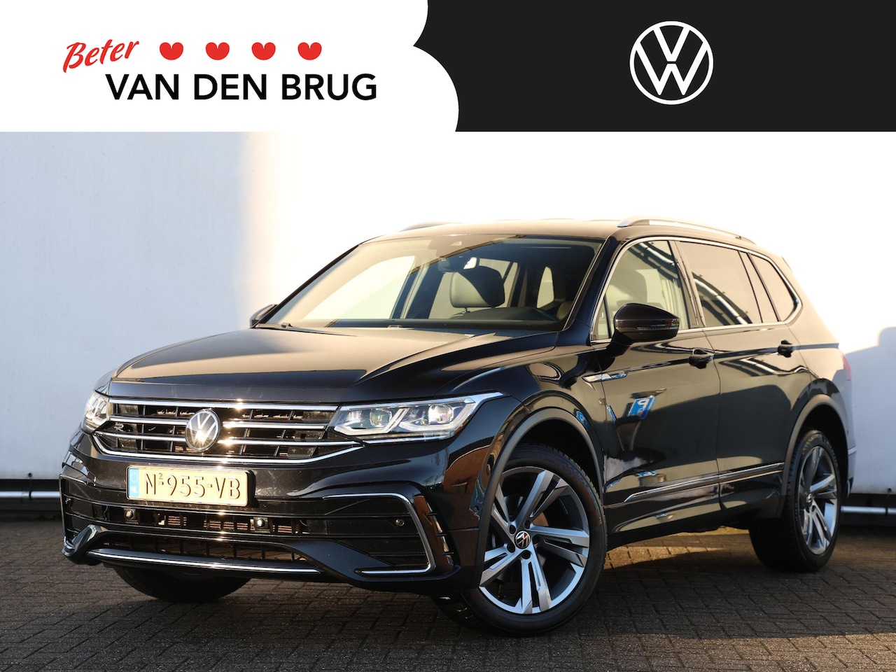 Volkswagen Tiguan Allspace - 1.5 TSI R-Line Business+ 150pk DSG | Navigatie | Trekhaak | Elek. achterklep | LED Matrix - AutoWereld.nl