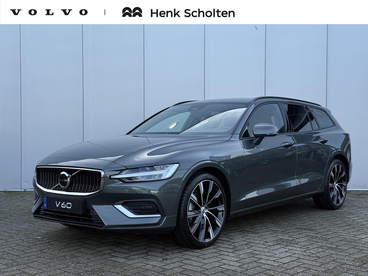 Volvo V60 - B4 AUT7 197PK Essential Edition Bright **DIRECT LEVERBAAR** 20" Lichtmetalen velgen | Lede - AutoWereld.nl