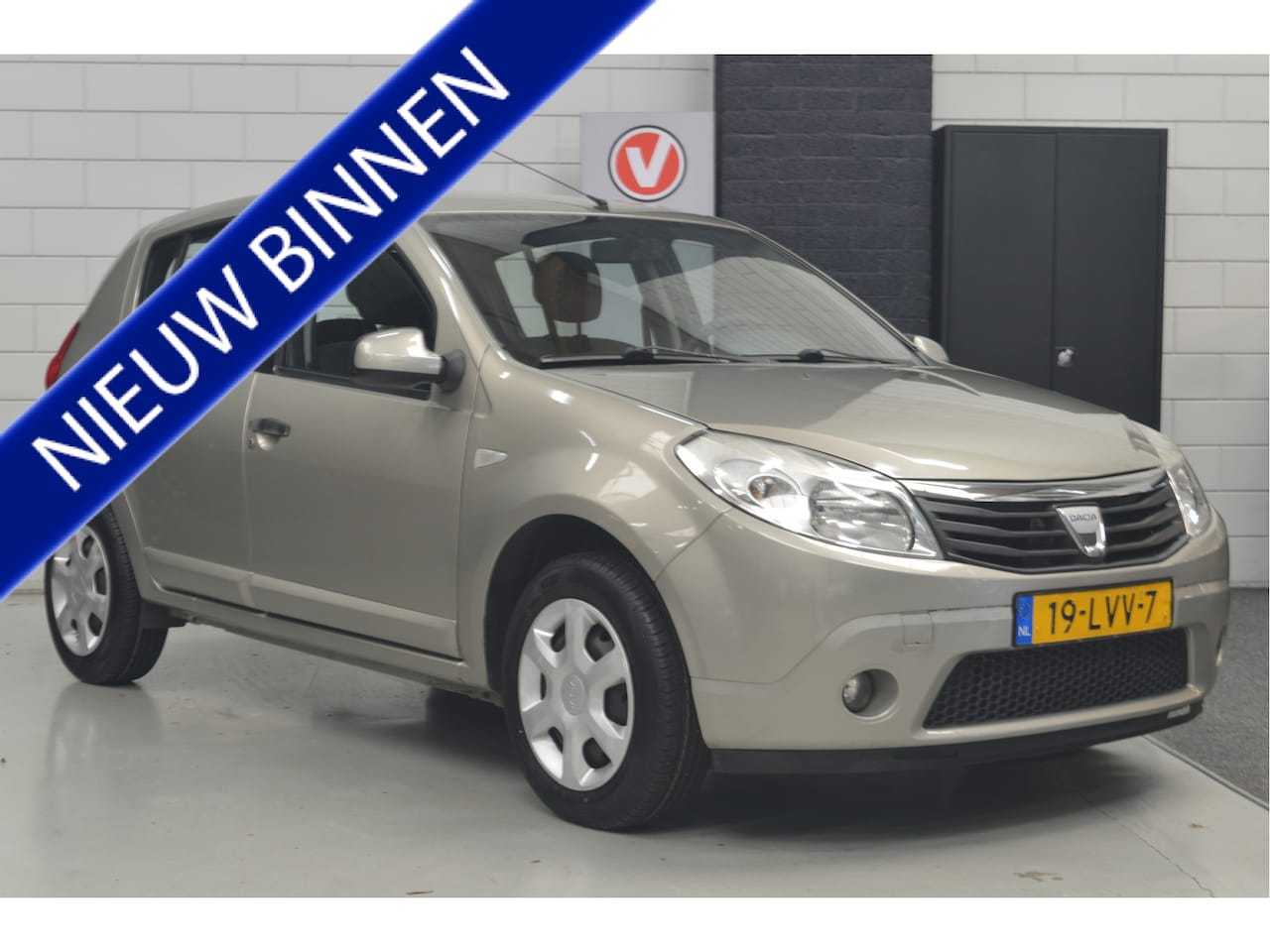 Dacia Sandero - 1.2 Lauréate // 155.000 km // AIRCO // - AutoWereld.nl