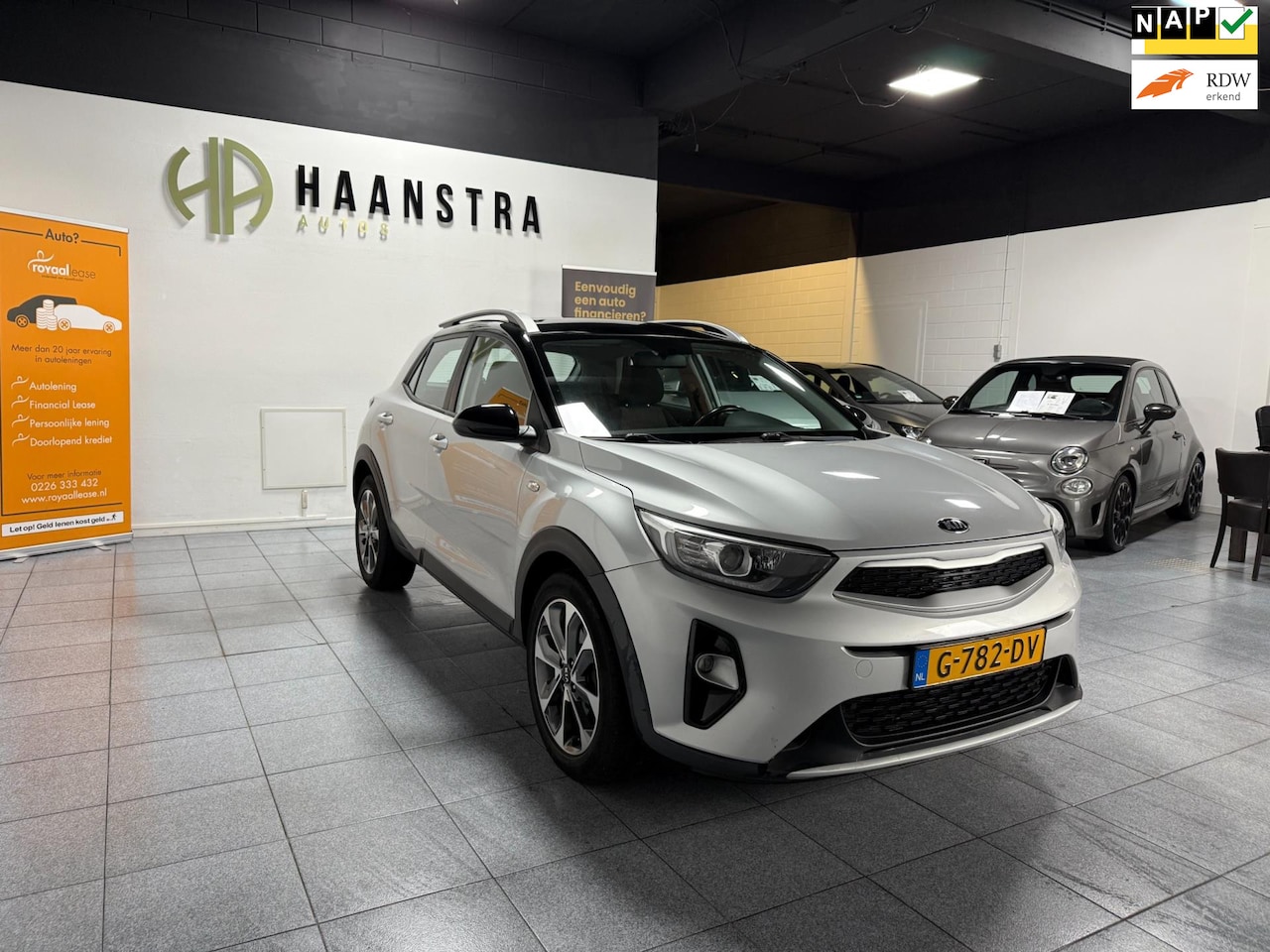 Kia Stonic - 1.0 T-GDi DynamicLine Apple-Carplay Navi-Camera NL Auto! NAP - AutoWereld.nl