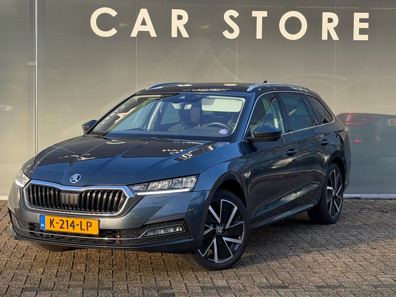 Skoda Octavia Combi - 1.4 TSI iV PHEV Business Edition Plus 1E EIGENAAR TREKHAAK - AutoWereld.nl