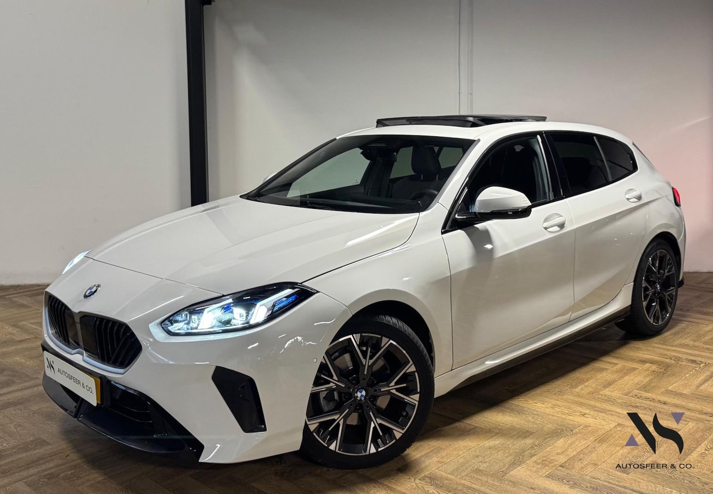 BMW 1-serie - 120 M Sport Design Edition PANO KEYLESS CAM - AutoWereld.nl