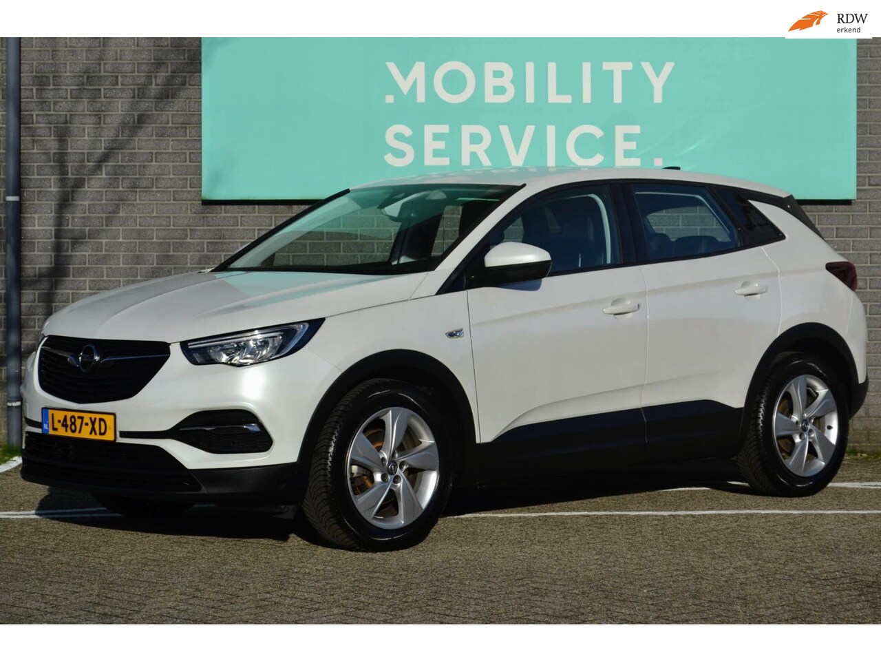 Opel Grandland X - 1.2 Turbo Business Executive AUT LED Clima CarPlay - AutoWereld.nl