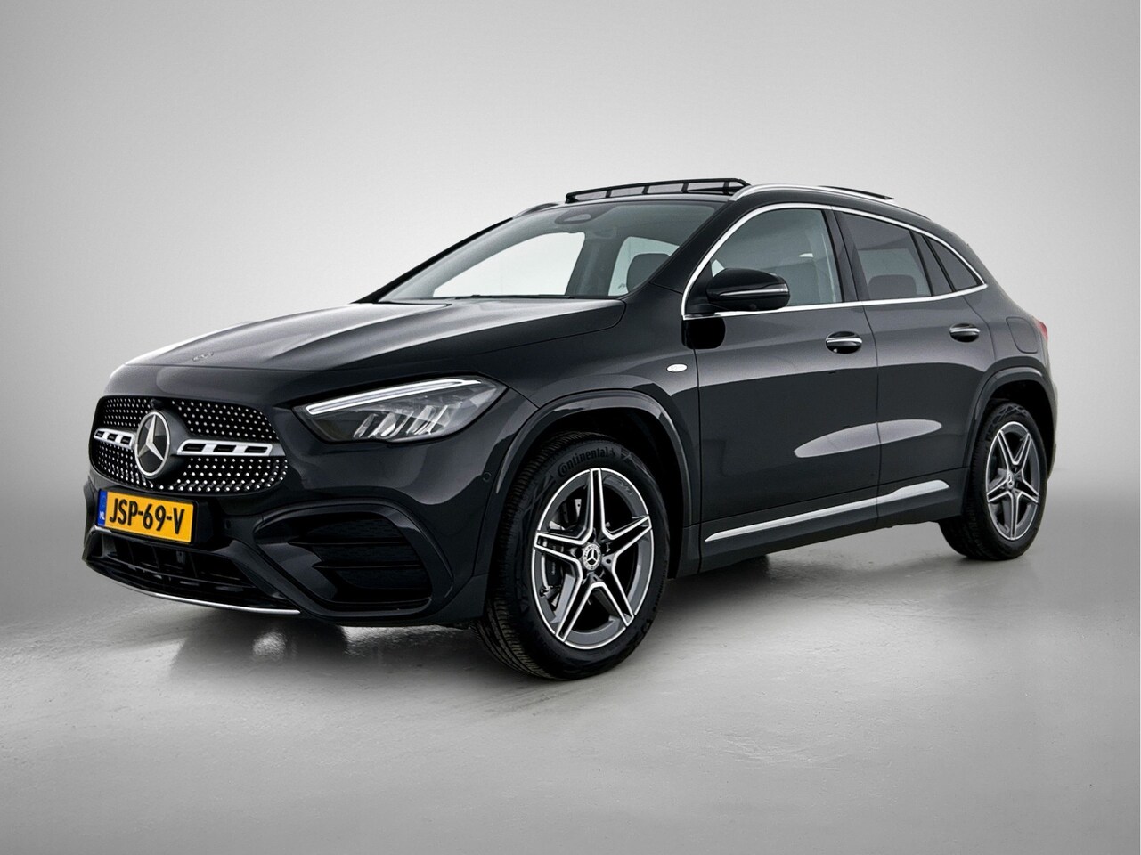 Mercedes-Benz GLA-Klasse - 250 e AMG Plug-In Hybride | Trekhaak | AMG Line | Panoramadak | Parkeerpakket met 360°-cam - AutoWereld.nl