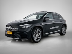 Mercedes-Benz GLA-Klasse - 250 e AMG Plug-In Hybride | Trekhaak | AMG Line | Panoramadak | Parkeerpakket met 360°-cam