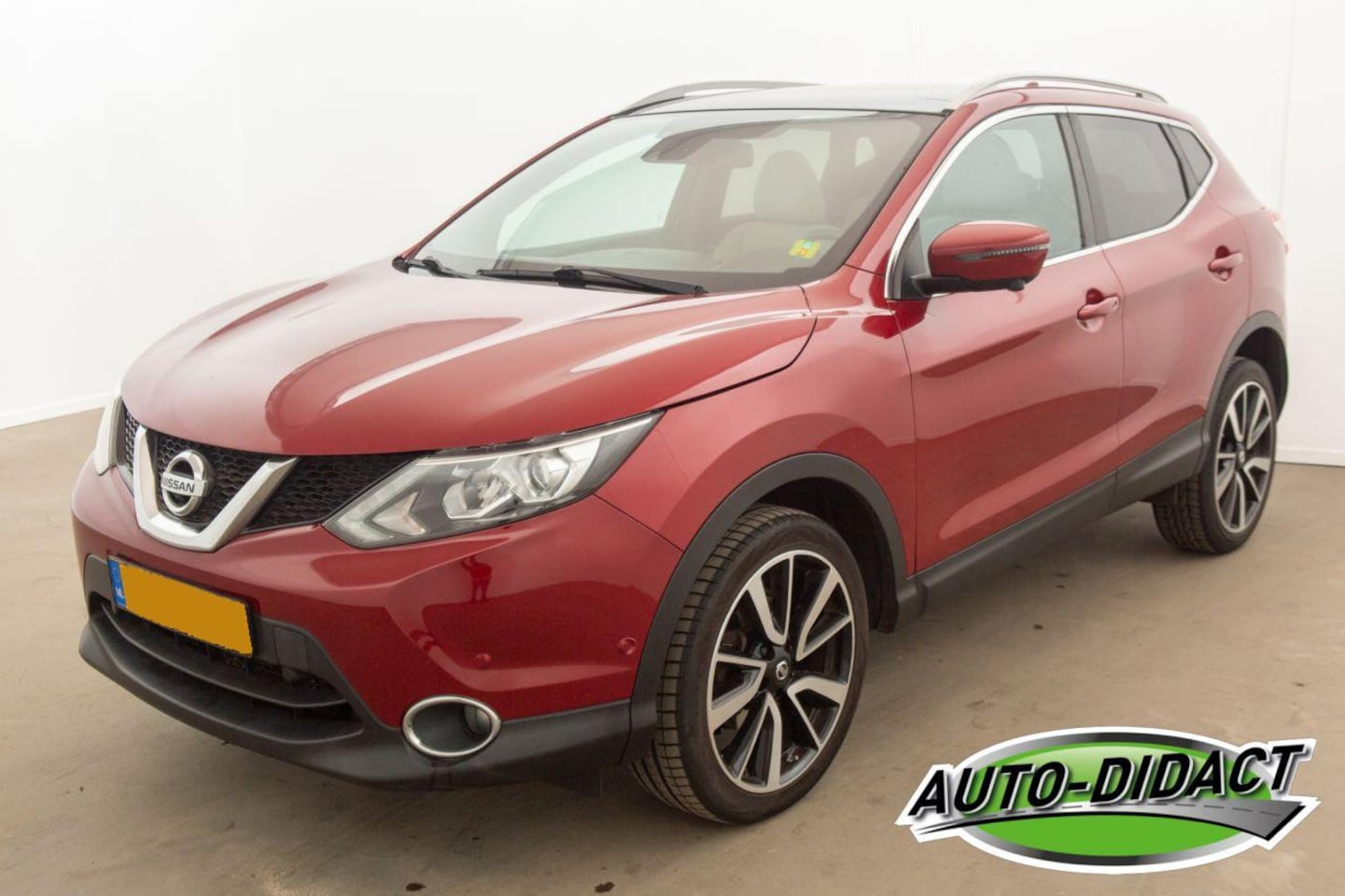 Nissan Qashqai - 1.2 Automaat Camera Navi Pano Tekna - AutoWereld.nl