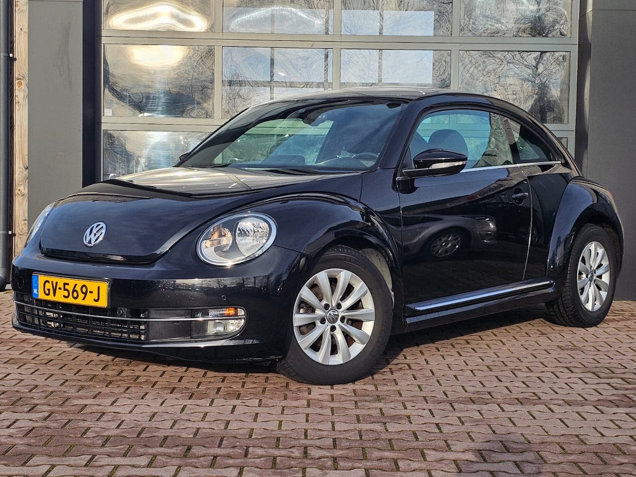 Volkswagen Beetle - 1.2 TSI Design BlueMotion | Navi | Climatronic | Stoelverwarming | Parkeersensoren | Cruis - AutoWereld.nl