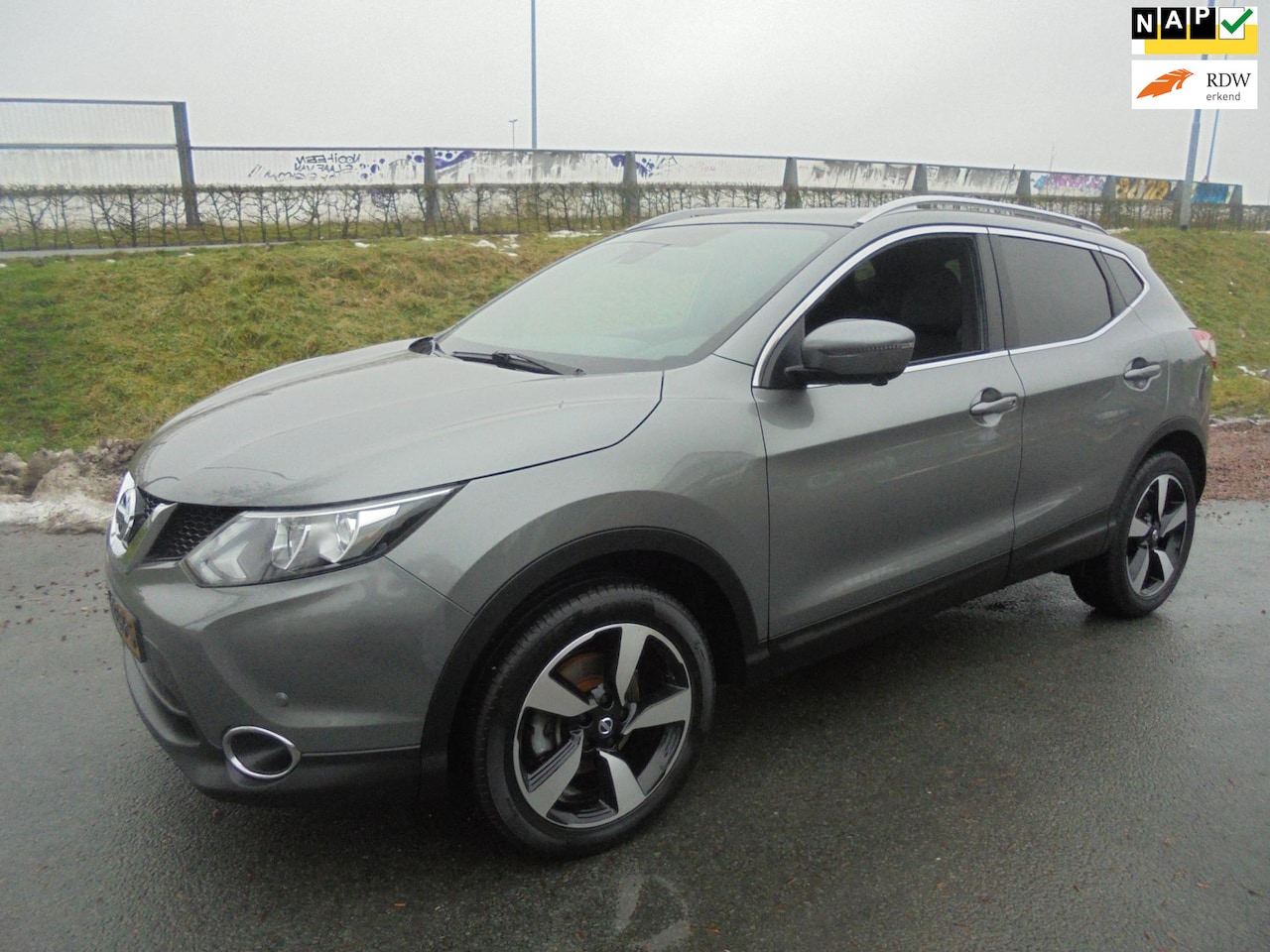 Nissan Qashqai - Nissan Qashqai 1.2 benzine airco trekhaak panorama dak pdc - AutoWereld.nl
