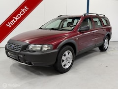 Volvo XC70 - 2.5 T Comfort Line AUTOMAAT / LEER
