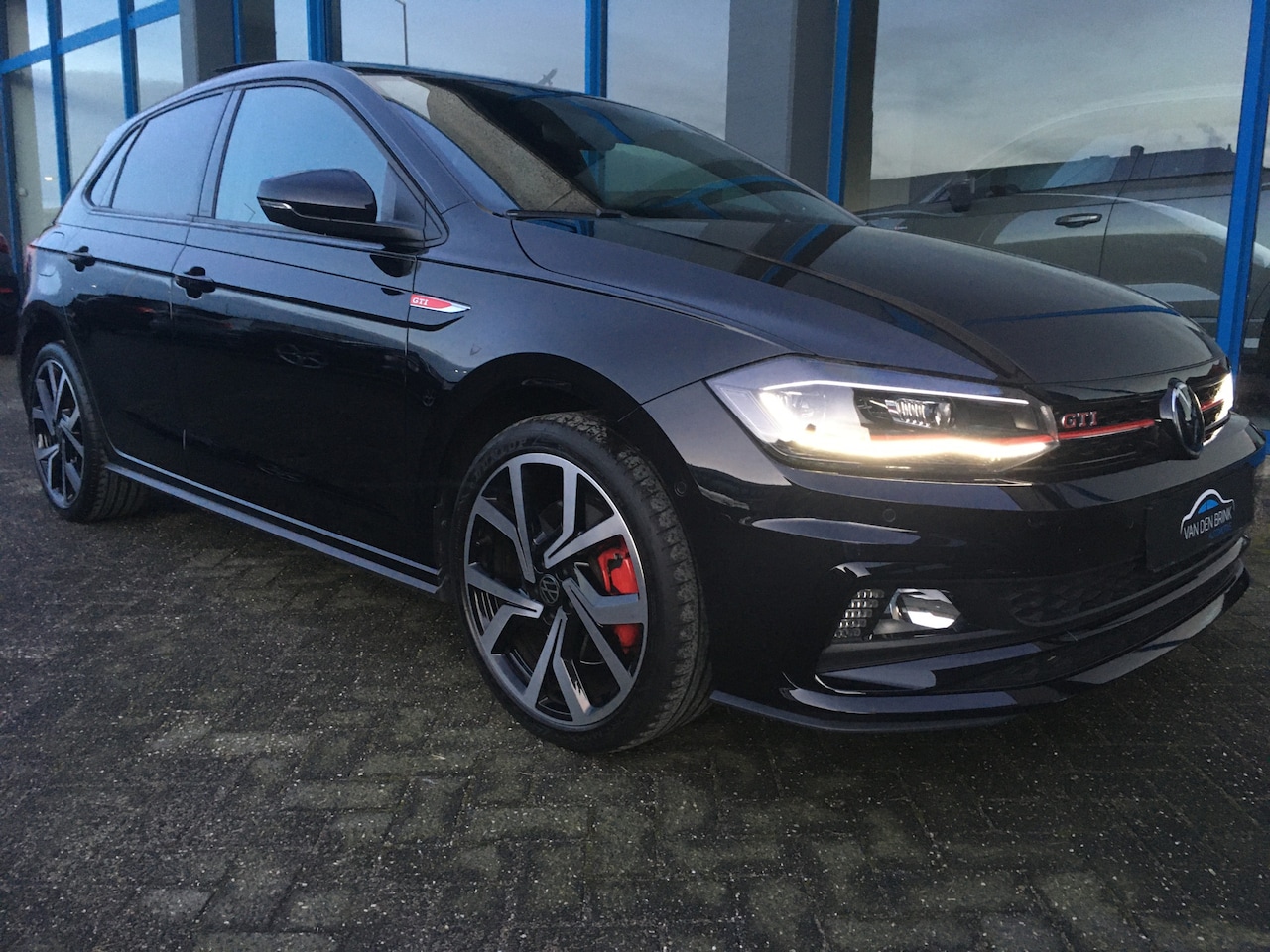 Volkswagen Polo - 2.0 TSI GTI Pano Keyless Camera - AutoWereld.nl