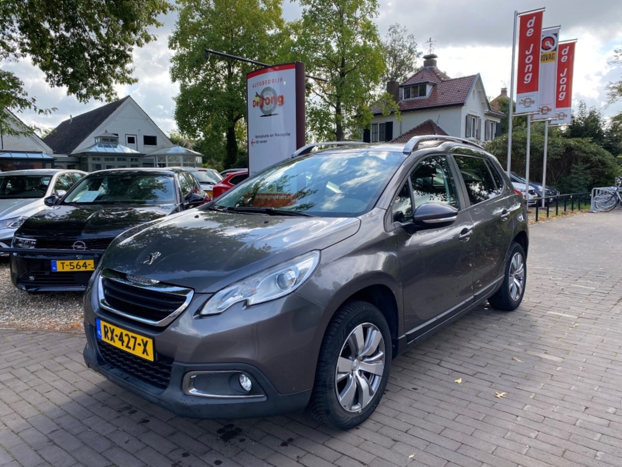Peugeot 2008 - 1.2 VTI ALLURE / CRUISE CTR. / AIRCO / RADIO / ELEK. RAMEN / PDC - AutoWereld.nl