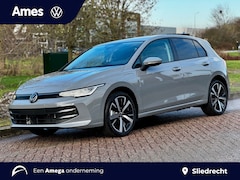 Volkswagen Golf - 1.5 eHybrid 204pk DSG Life Edition | Stoel- en stuurverwarming | Extra getint glas | 18''