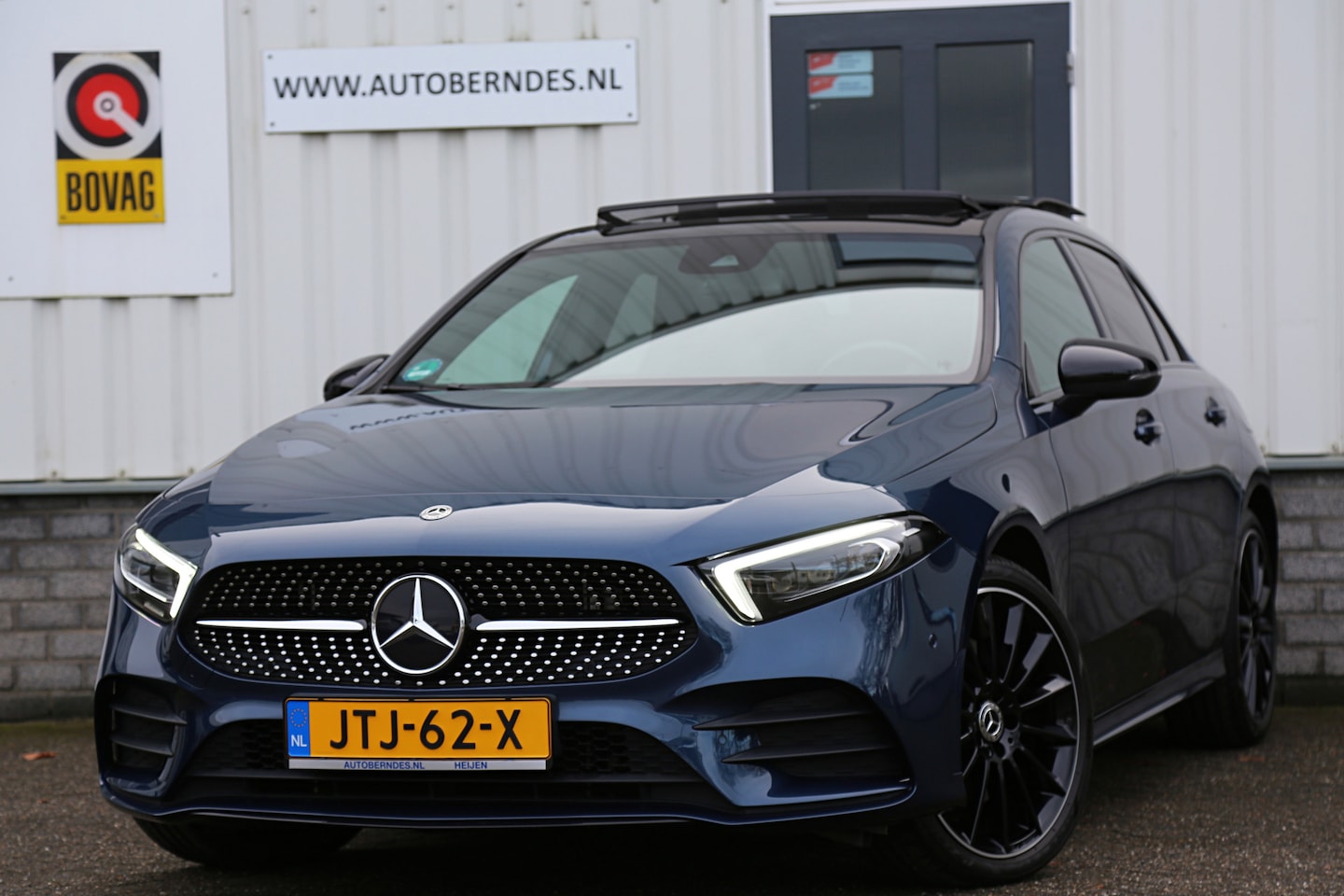 Mercedes-Benz A-klasse - 250 e AMG Line Plug in hybride*Perfect MB Onderh.*BTW*1ste Eig.*Pano/Sfeer/Night/MBUX/Appl - AutoWereld.nl