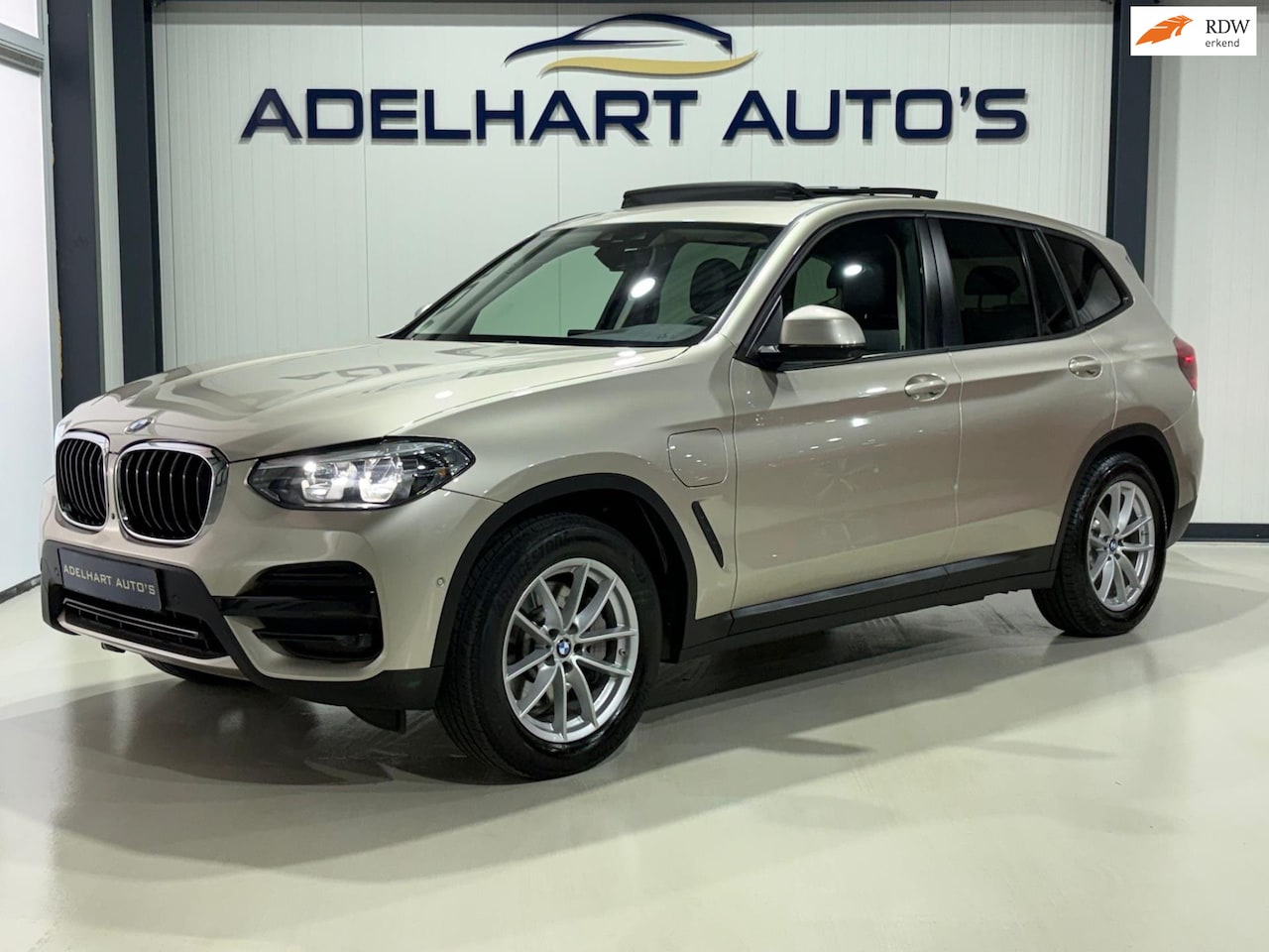 BMW X3 - XDrive30e Executive Automaat / Panorama dak / Lederen interieur / Navigatie full map / Cam - AutoWereld.nl