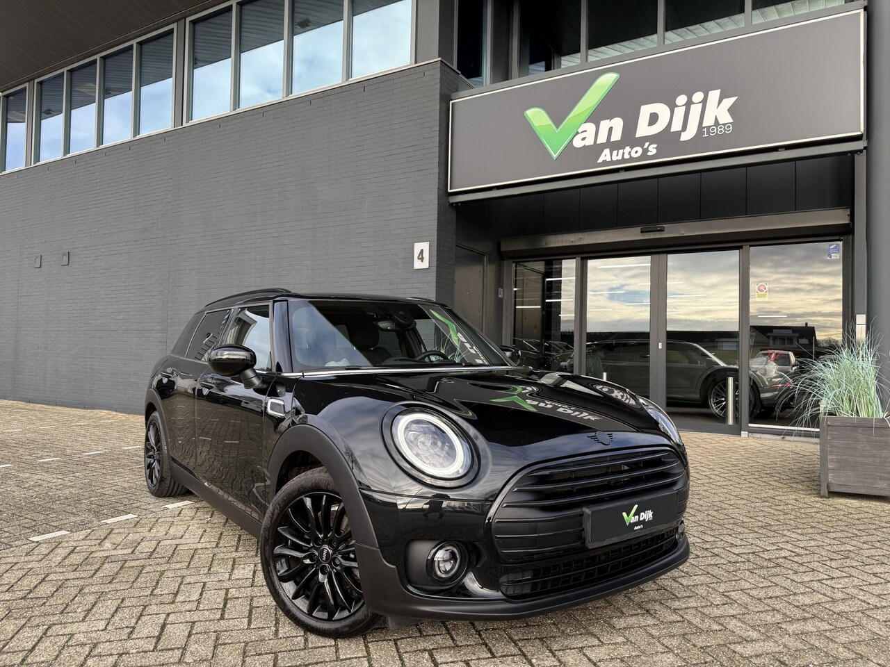 MINI Clubman - Mini 1.5 Cooper Leer Navi Camera - AutoWereld.nl