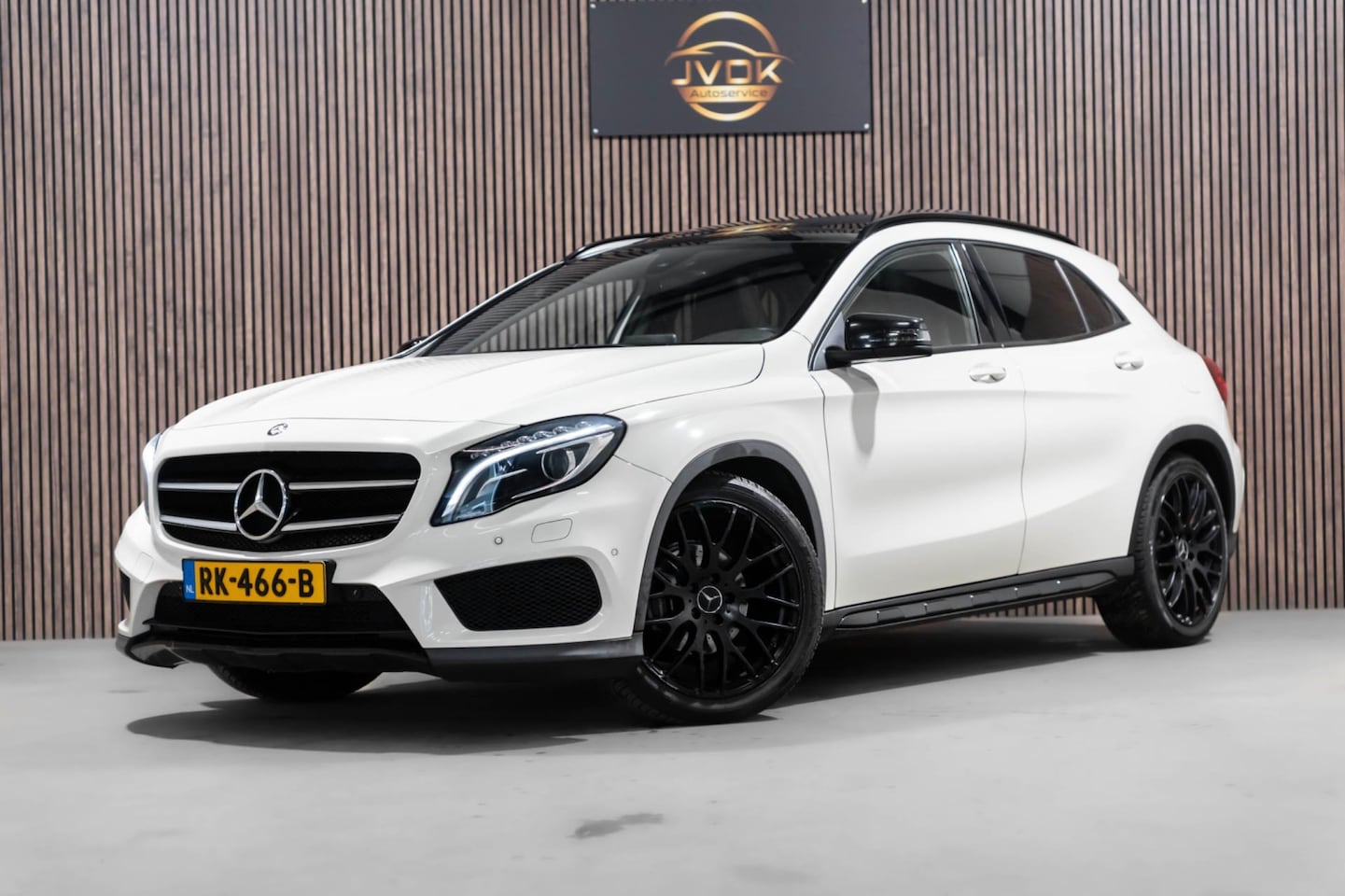 Mercedes-Benz GLA-Klasse - 200 AMG PANO LED - AutoWereld.nl