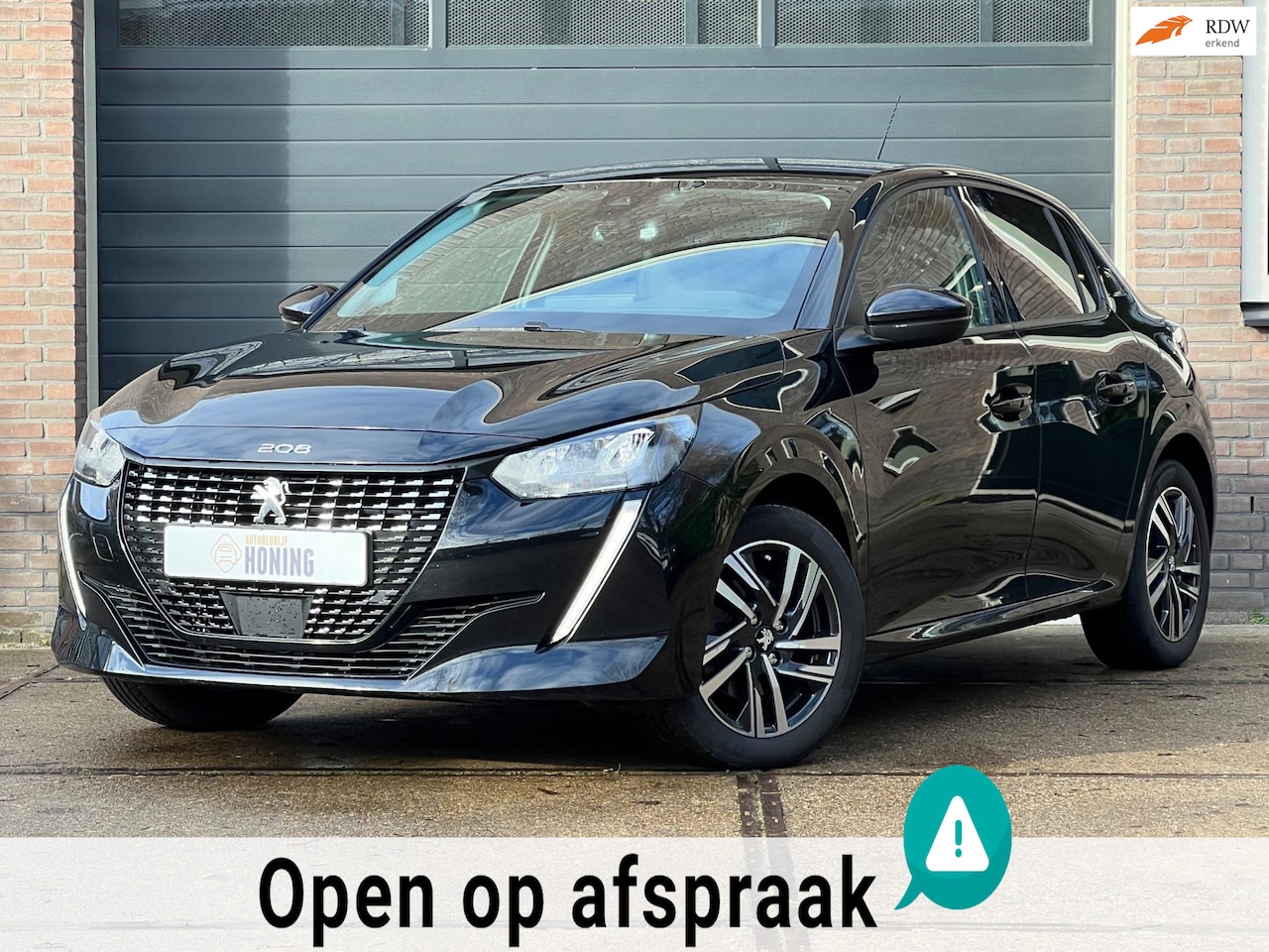 Peugeot 208 - Allure Pack 100pk | 10" scherm | ACC | Stoelverwarming | Keyless Entry - AutoWereld.nl