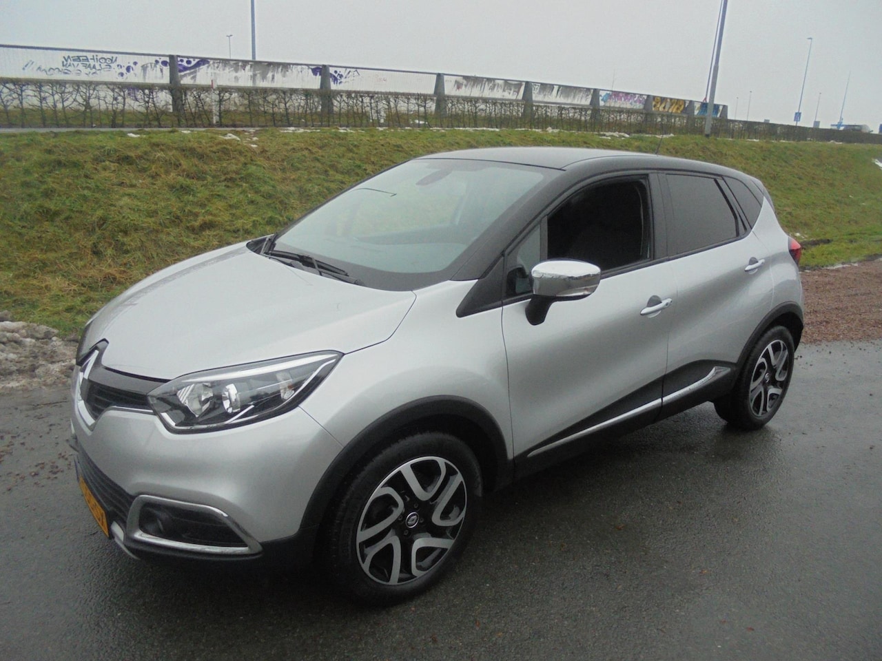 Renault Captur - Renault Captur 0.9 benzine airco lmv trekhaak navigatie 67.000km - AutoWereld.nl