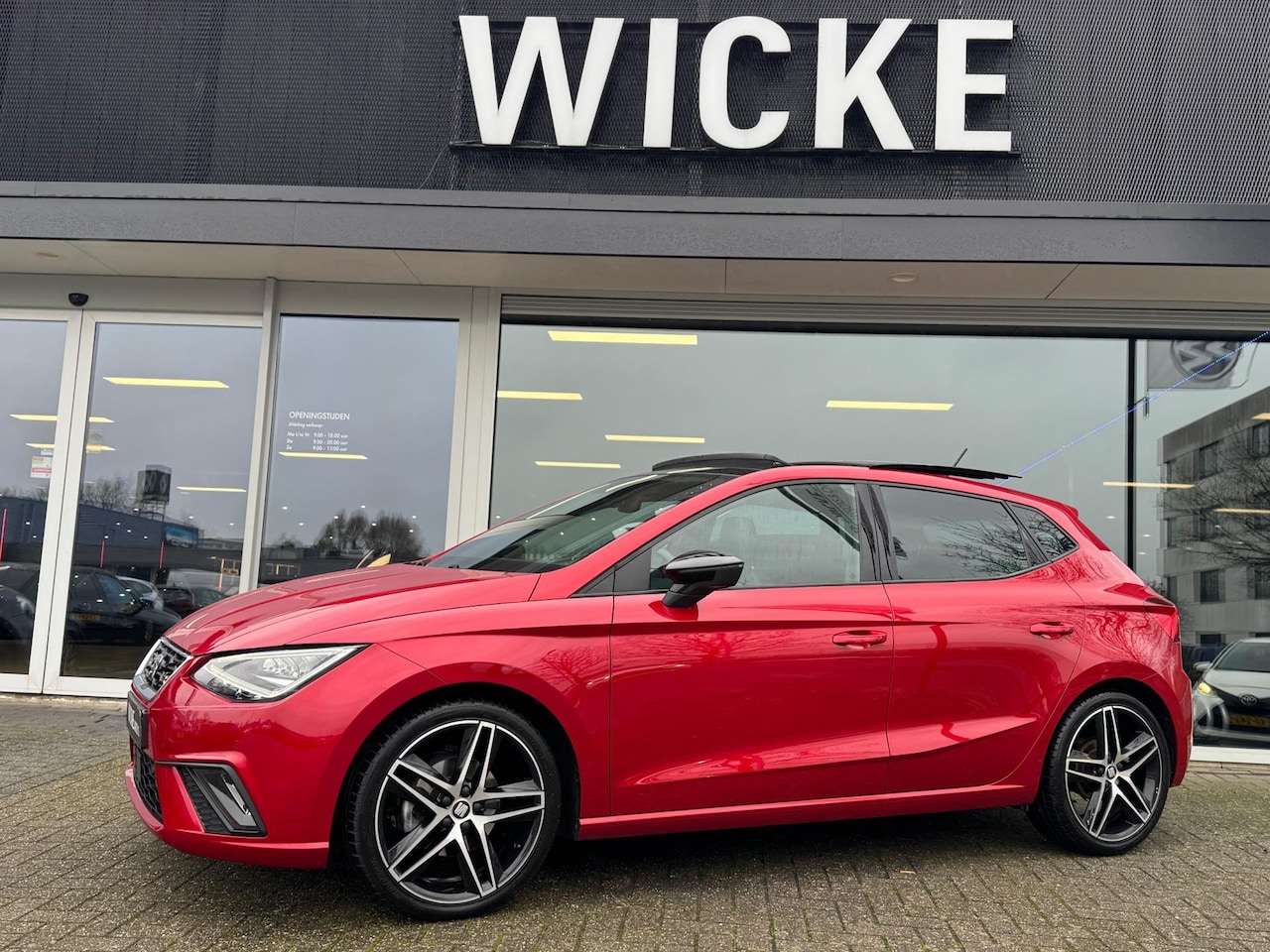 SEAT Ibiza - 1.0 TSI FR 116 PK DSG Panorama Navi Camera Leder Led - AutoWereld.nl