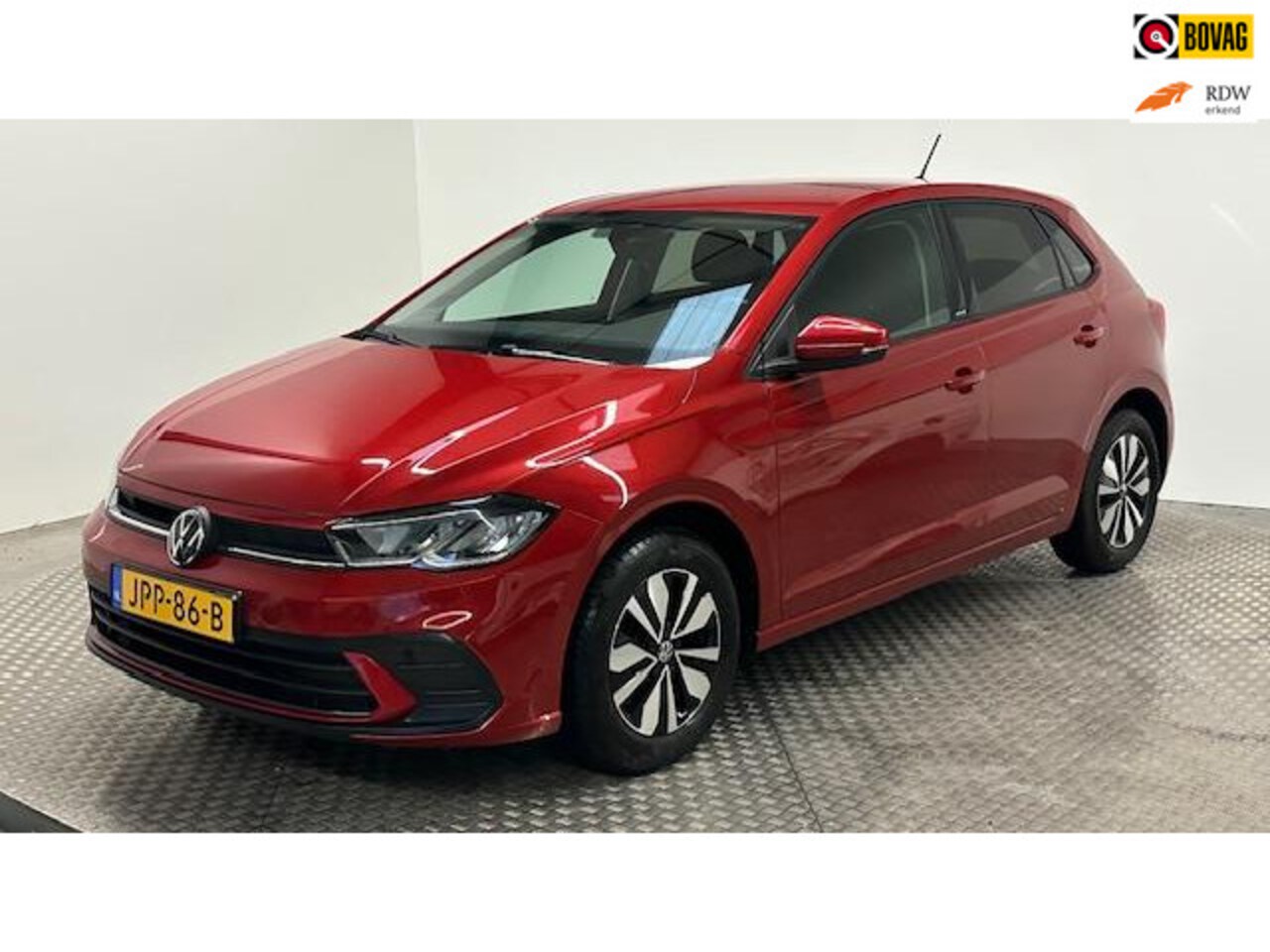 Volkswagen Polo - 1.0 TSI R-Line benzine navigatie stoelverwarming cruisecontrole parkeersensoren carplay an - AutoWereld.nl