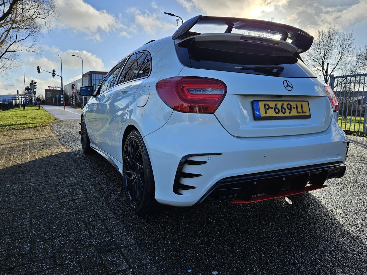 Mercedes-Benz A-klasse - 250 A-Klasse AMG | 260 pk | Panoramadak | Navi | Cruise Control | Xenon | Stoelverw. | APK - AutoWereld.nl