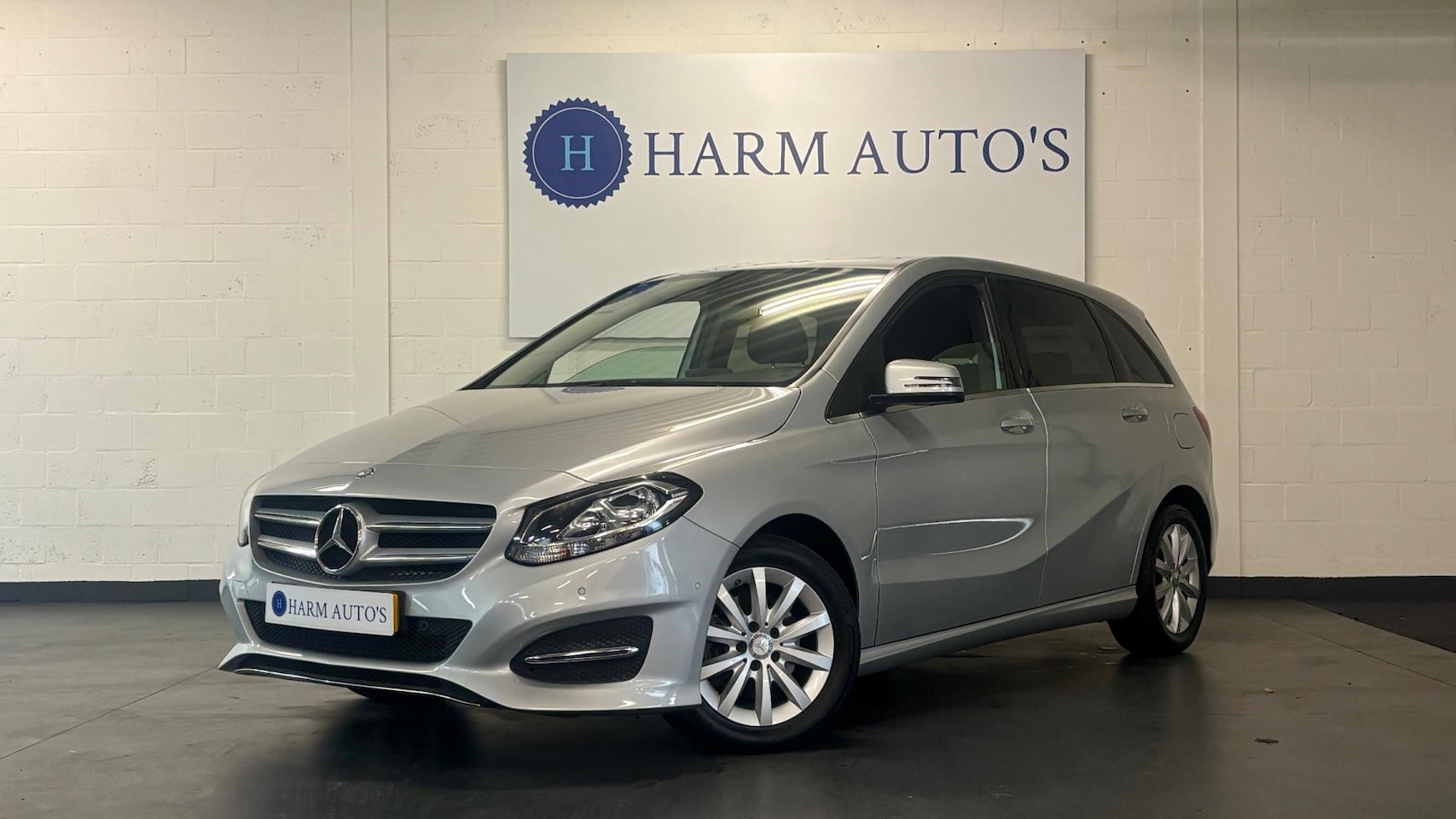 Mercedes-Benz B-klasse - 180 Prestige 122pk Automaat / Navi / PDC / LED / Cruise / Trekhaak - AutoWereld.nl