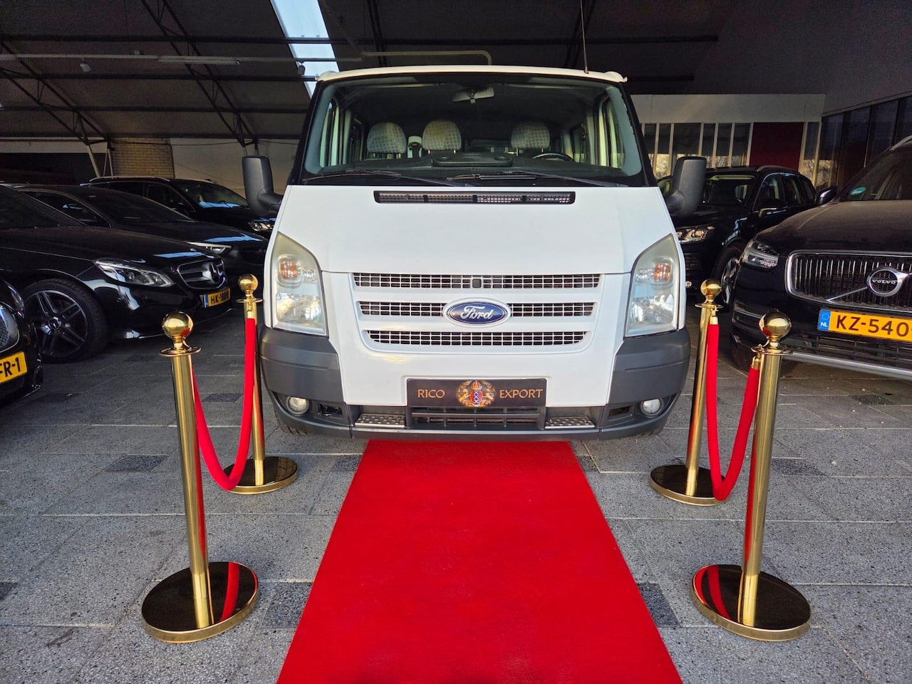 Ford Transit - 300S 2.2 TDCI 9 SEATS AIRCO 2013! - AutoWereld.nl