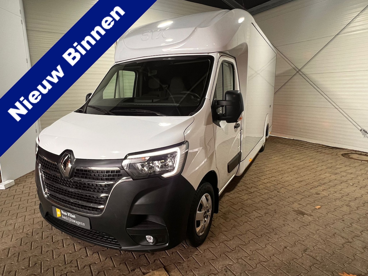 Renault Master - T35 2.3 dCi 165 L3 Meubelbak / Platform VVB412 STX Cargo - AutoWereld.nl