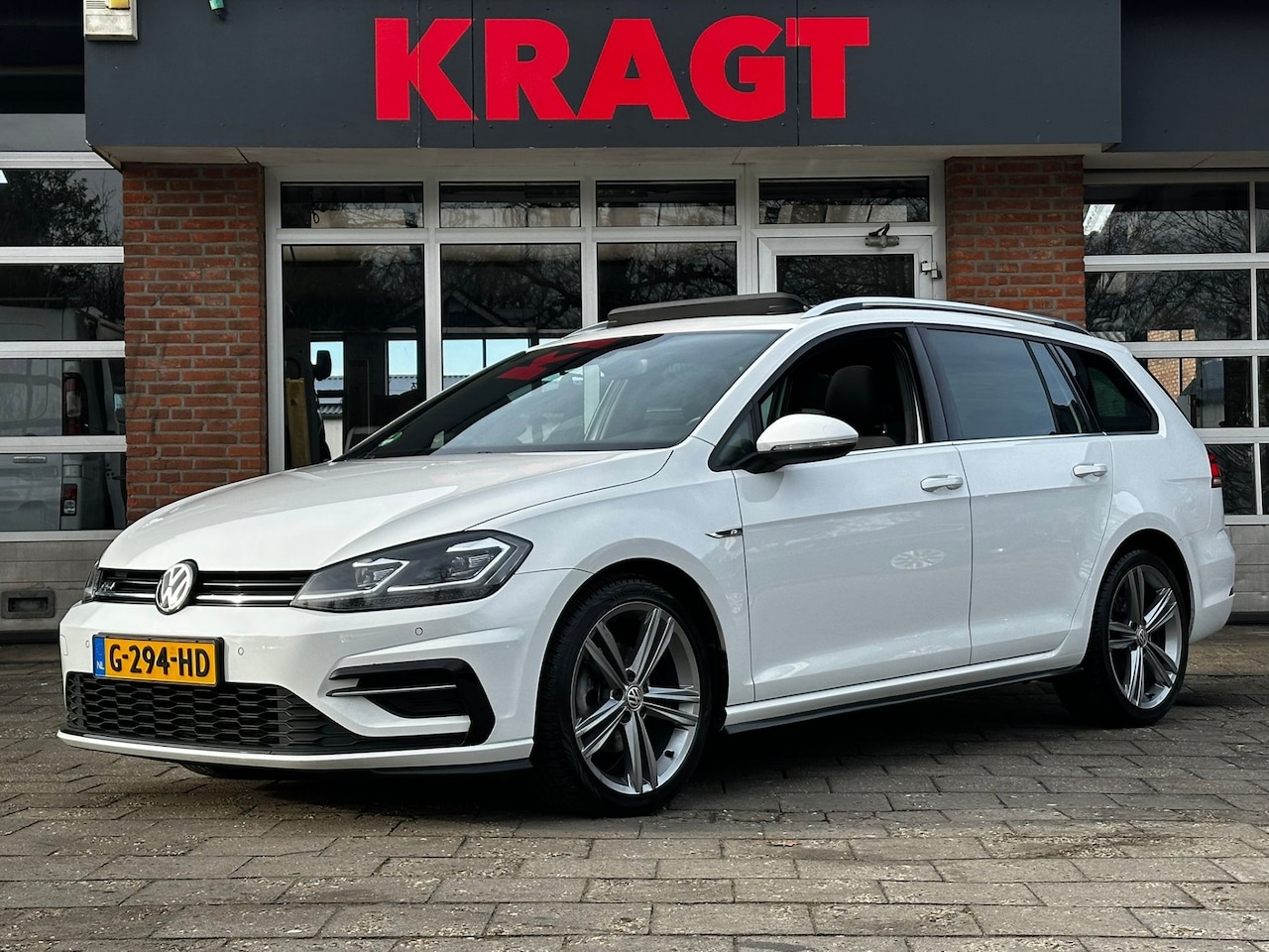 Volkswagen Golf Variant - Highline Business R 1.6 TDI 116 pk - AUTOMAAT - LED - Zeer compleet! - AutoWereld.nl