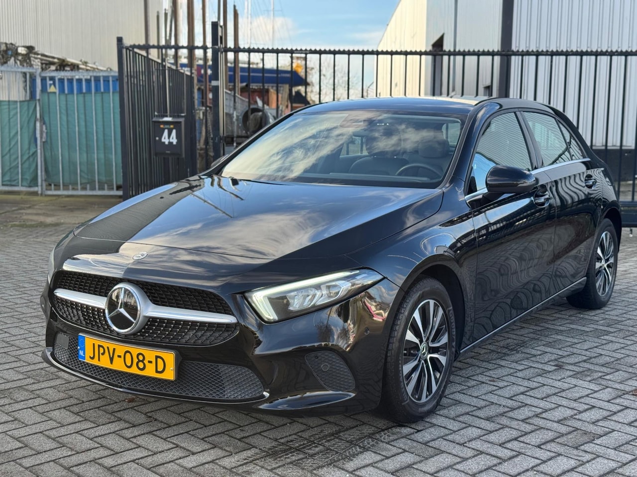 Mercedes-Benz A-klasse - 180 d Business Solution Luxury Leer Navi Clima Airco - AutoWereld.nl