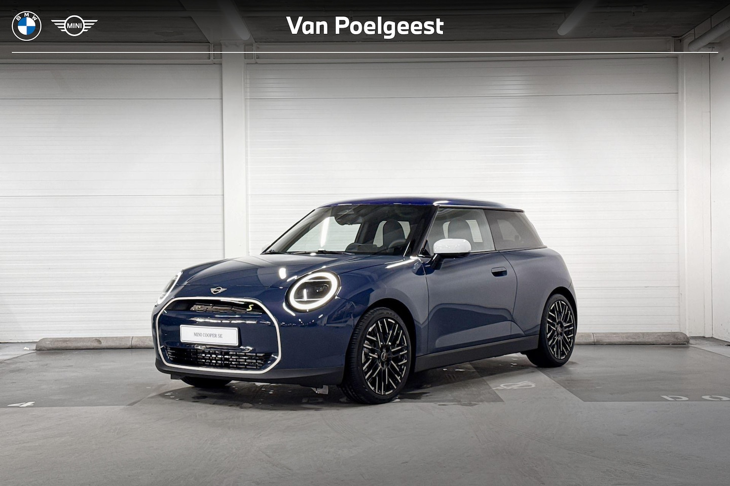 MINI Mini-Electric - Cooper SE Favoured M 54.2 kWh - AutoWereld.nl