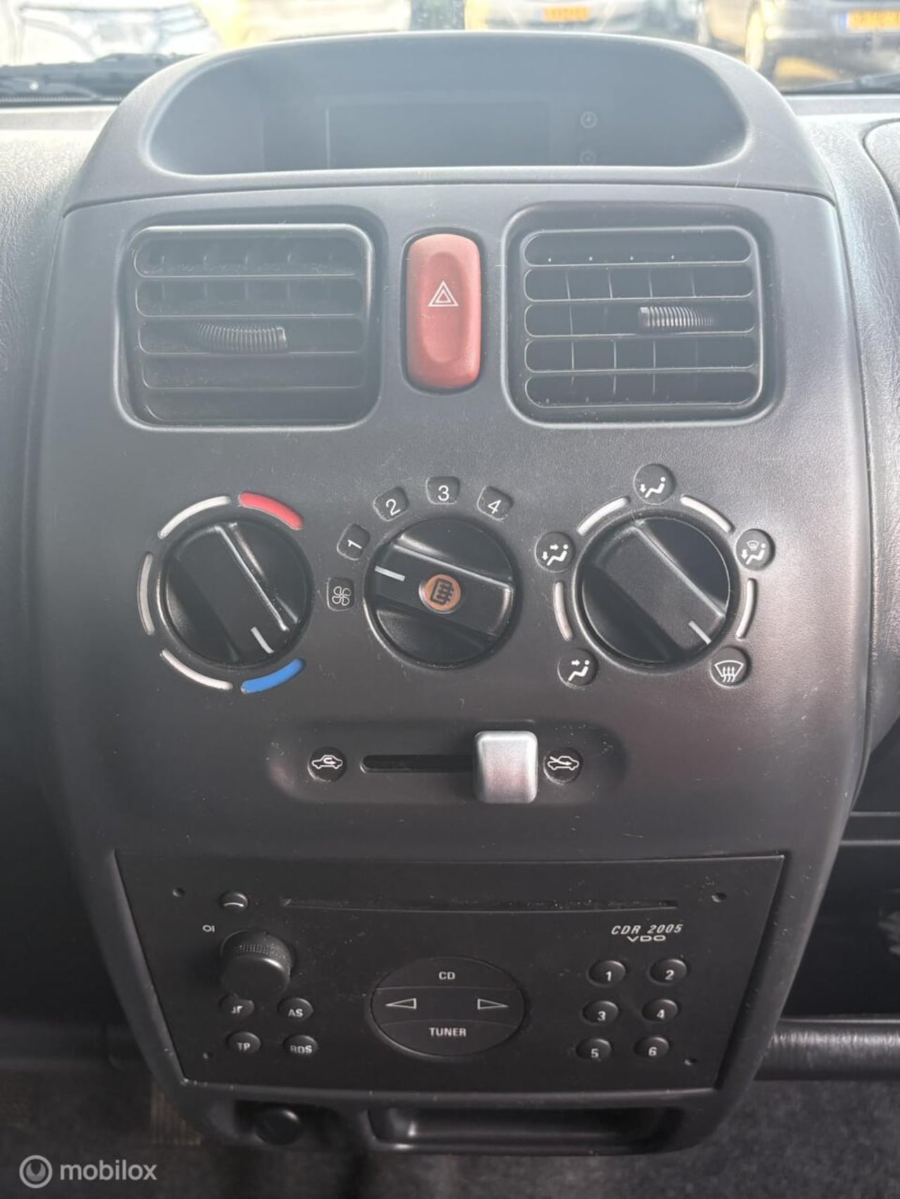 Opel Agila - 1.2-16V Color Edition 1.2-16V Color Edition