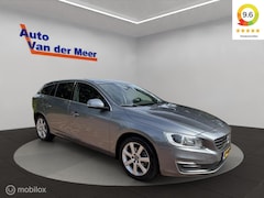 Volvo V60 - 1.5 T3 Kinetic / Navigatie / Half leder / Etc