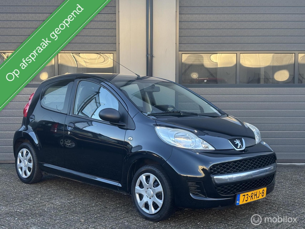 Peugeot 107 - 1.0-12V XR Uitvoering / 2e Eigenaar _ Navi - AutoWereld.nl