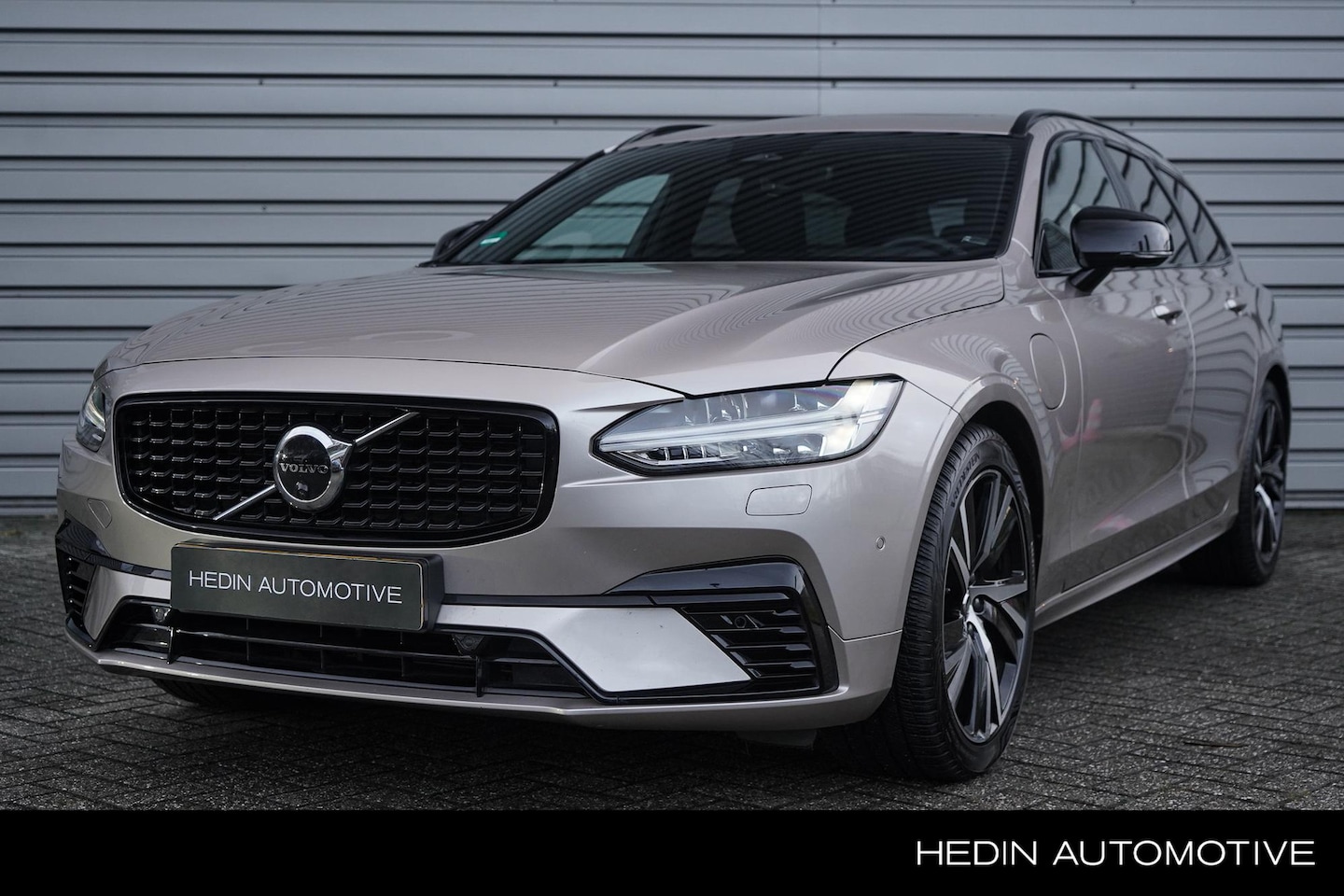 Volvo V90 - 2.0 T6 Plug-in hybrid AWD Ultimate Bright | Panoramadak | Geventileerd leder | Stoel en st - AutoWereld.nl