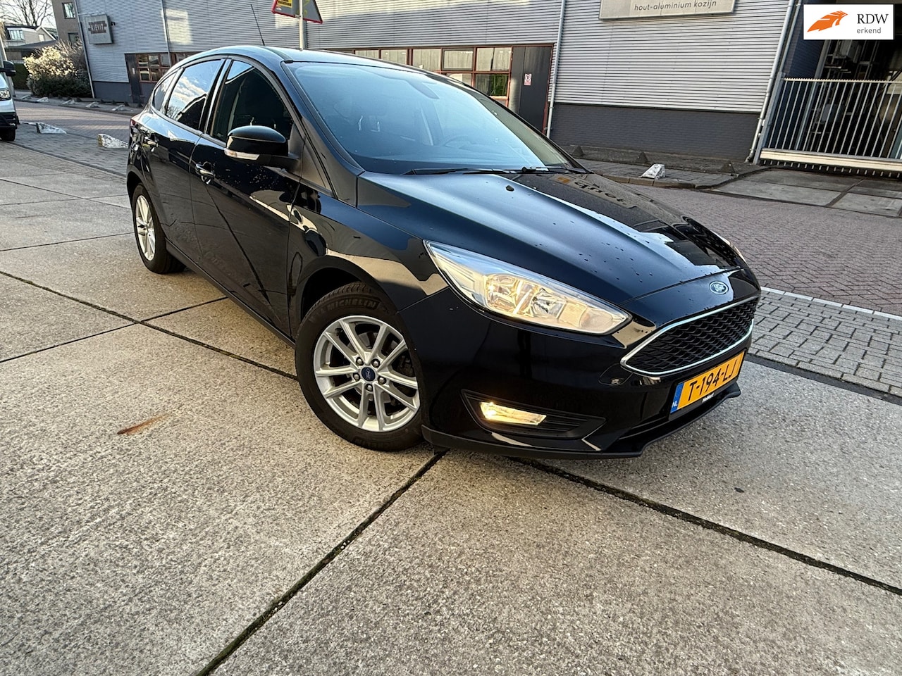 Ford Focus - 1.0 Titanium 6BAK Volledig onderhouden - AutoWereld.nl