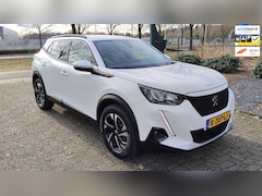 Peugeot e-2008 - EV Allure 50 kWh 3-d Cockpit , Camera