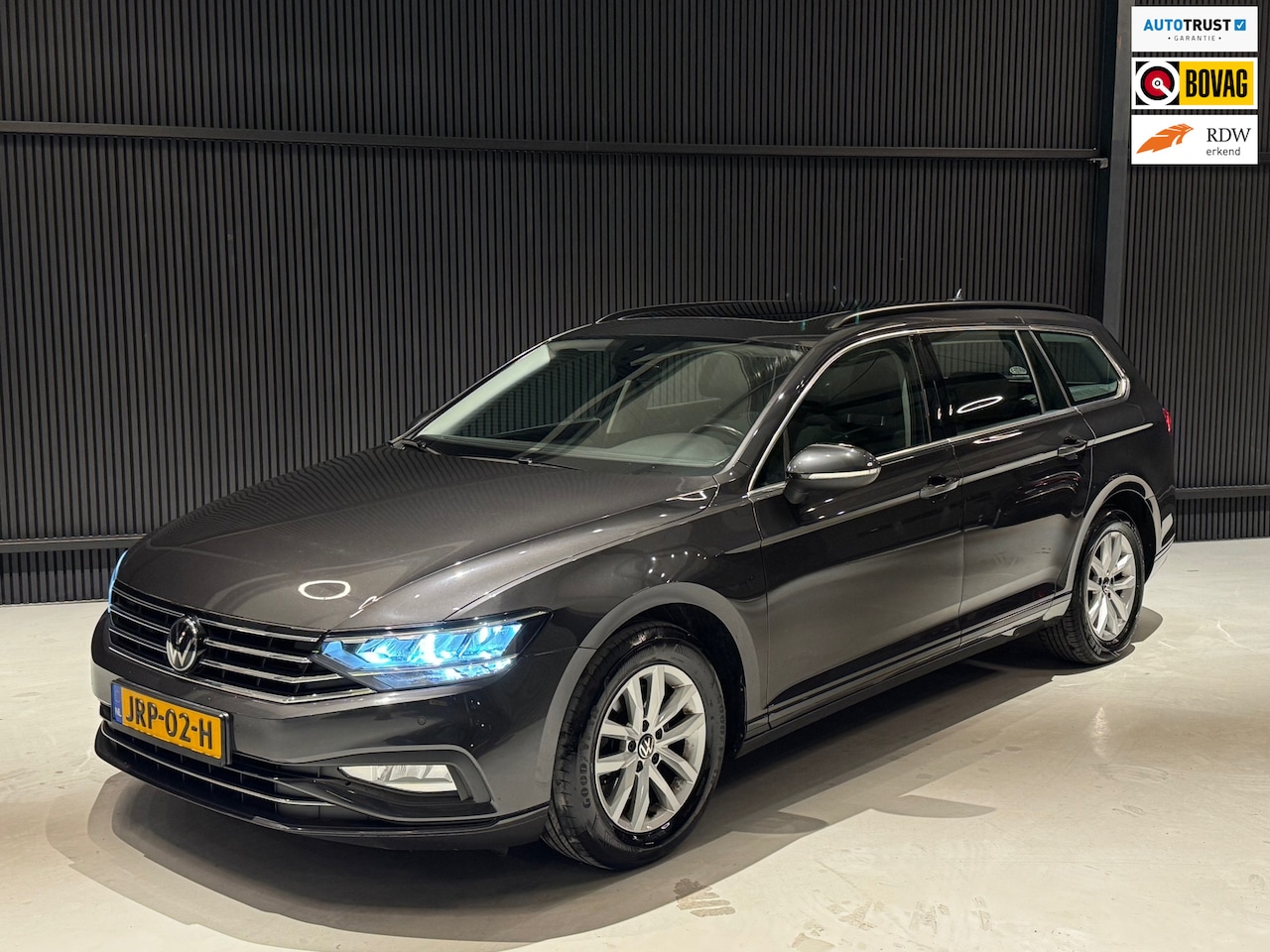 Volkswagen Passat Variant - 1.6 TDI Elegance Business Pano Automaat - AutoWereld.nl