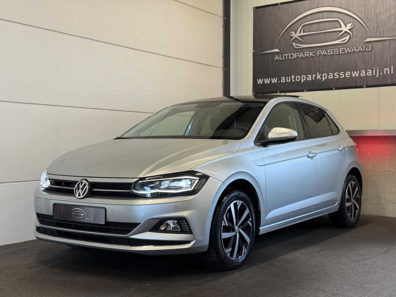 Volkswagen Polo - 1.0 TSI Highline Pano, ACC, LED, Parkeersensoren, Stoelverwarming, Navigatie, Airco, Dodeh - AutoWereld.nl