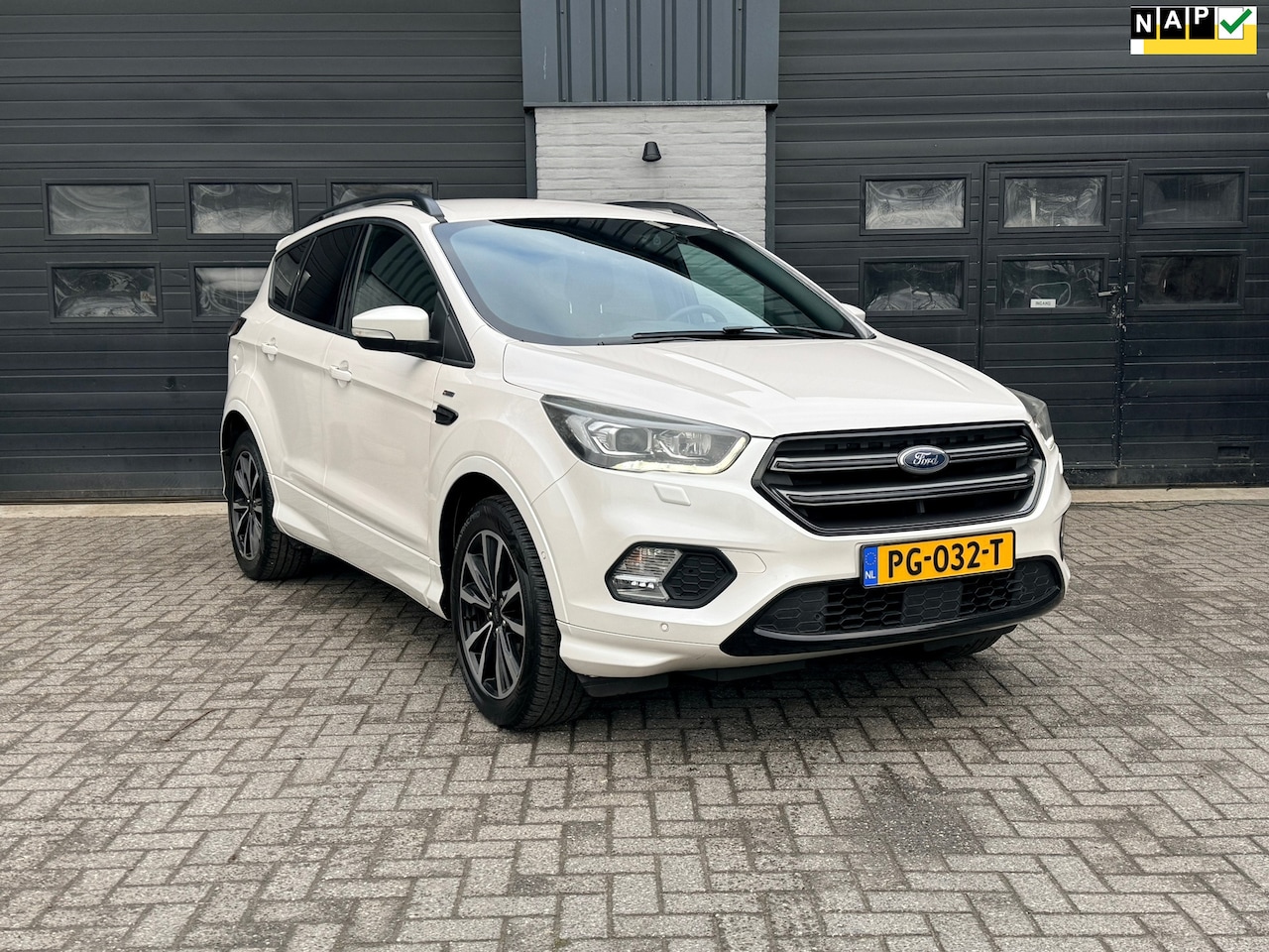 Ford Kuga - 1.5 EcoBoost ST-Line 1.5 EcoBoost ST Line, NL Auto, Trekhaak, Aur Camera. - AutoWereld.nl