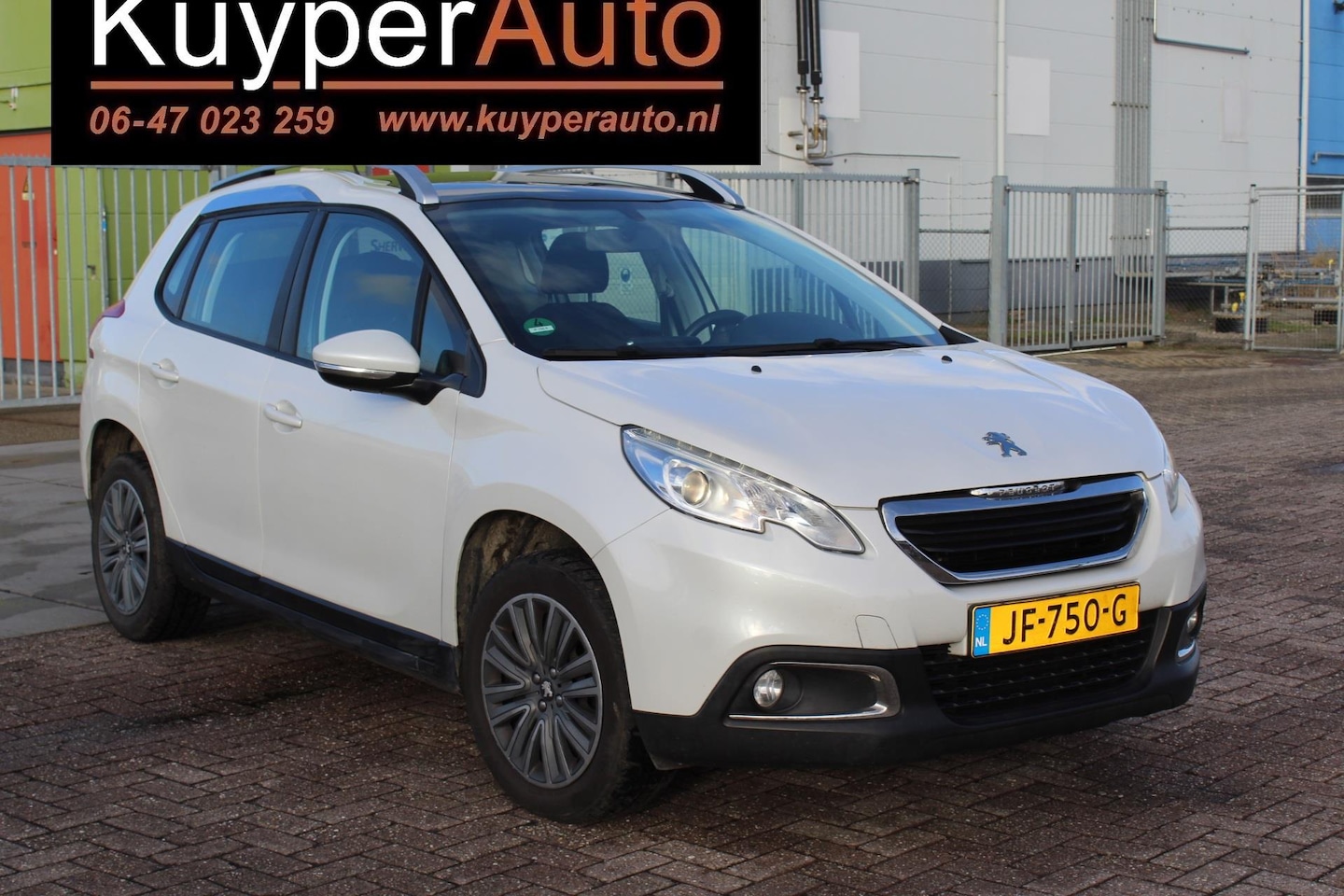 Peugeot 2008 - 1.2 PureTech Blue Lion NAP AUTOMAAT PANORAMA NAVI AIRCO CRUISE SENSOREN - AutoWereld.nl