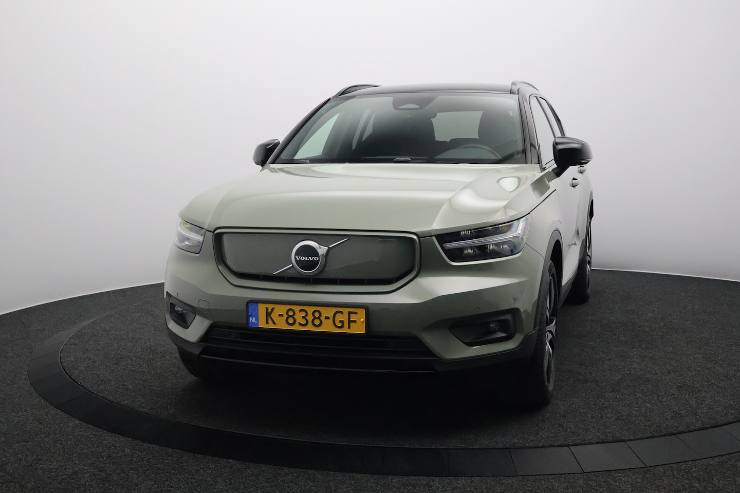 volvo-xc40-recharge-p8-awd-r-design-soh-93-8-warmtepomp
